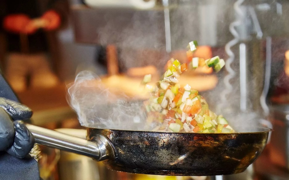 Внедрение технологии front-cooking при проведении корпоративного обслуживания и разработка инвестиционного проекта организации производства и обслуживания  в ресторане